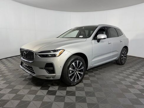 Used 2023 Volvo XC60 B5 Plus w/ Climate Package image 3