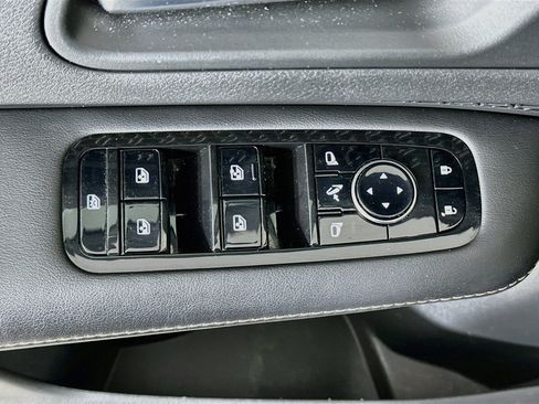 Used 2024 Nissan Ariya AWD image 15