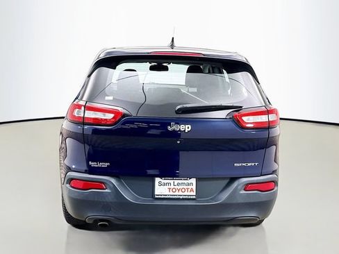 Used 2015 Jeep Cherokee Sport FWD image 6