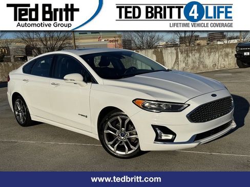 Used 2019 Ford Fusion Titanium image 1