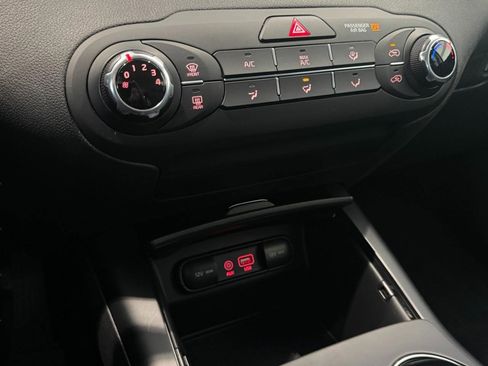 Used 2017 Kia Sorento AWD image 40