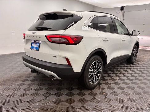 New 2026 Ford Escape SE w/ Class II Trailer Tow Package image 10