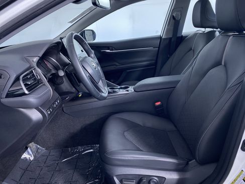 Used 2023 Toyota Camry XSE w/ Cold Weather Package image 11