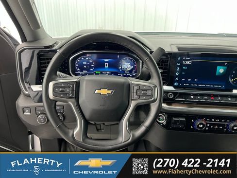 Used 2025 Chevrolet Silverado 2500 LT AWD/4WD image 29