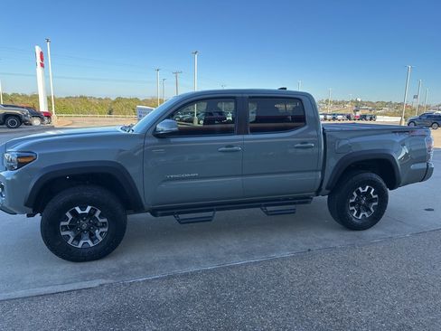 Used 2023 Toyota Tacoma TRD Off-Road image 4