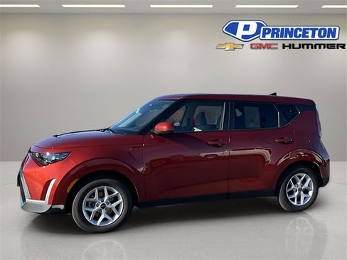 Used 2025 Kia Soul LX w/ LX Technology Package image 4