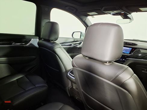 Certified 2025 Cadillac XT6 Premium Luxury image 11
