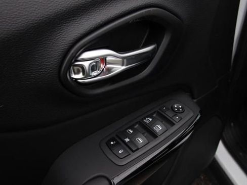 New 2023 Jeep Cherokee Altitude Lux image 13