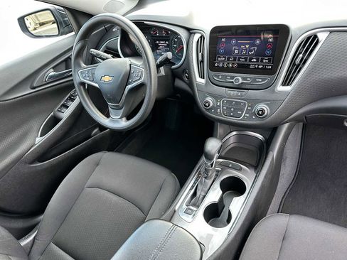 Used 2022 Chevrolet Malibu LT image 11