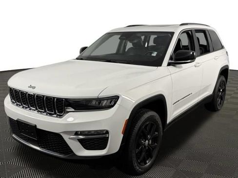 Used 2022 Jeep Grand Cherokee Limited AWD/4WD image 3