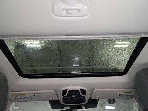 Used 2025 Subaru Outback Touring XT w/ Popular Package #2 AWD/4WD image 17