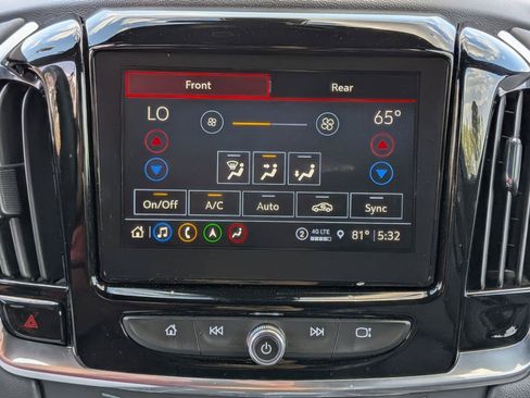 Used 2023 Chevrolet Traverse RS AWD/4WD image 21
