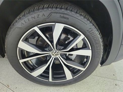 Used 2024 Volkswagen Atlas Cross Sport SEL Premium R-Line image 61