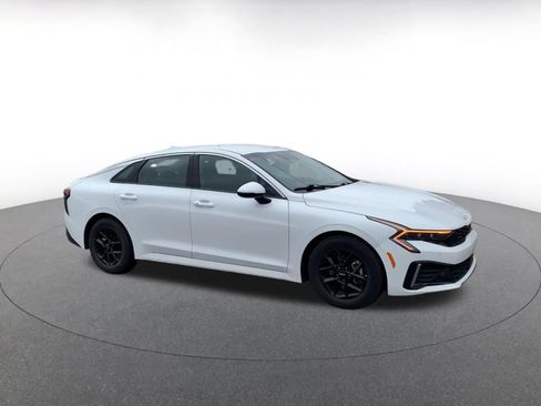 Used 2025 Kia K5 LXS FWD image 2