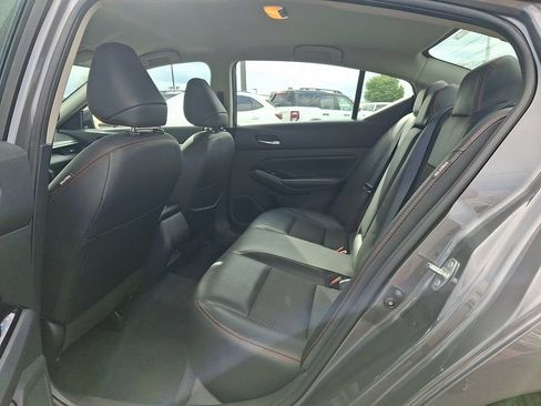 Used 2025 Nissan Altima 2.5 SR FWD image 10
