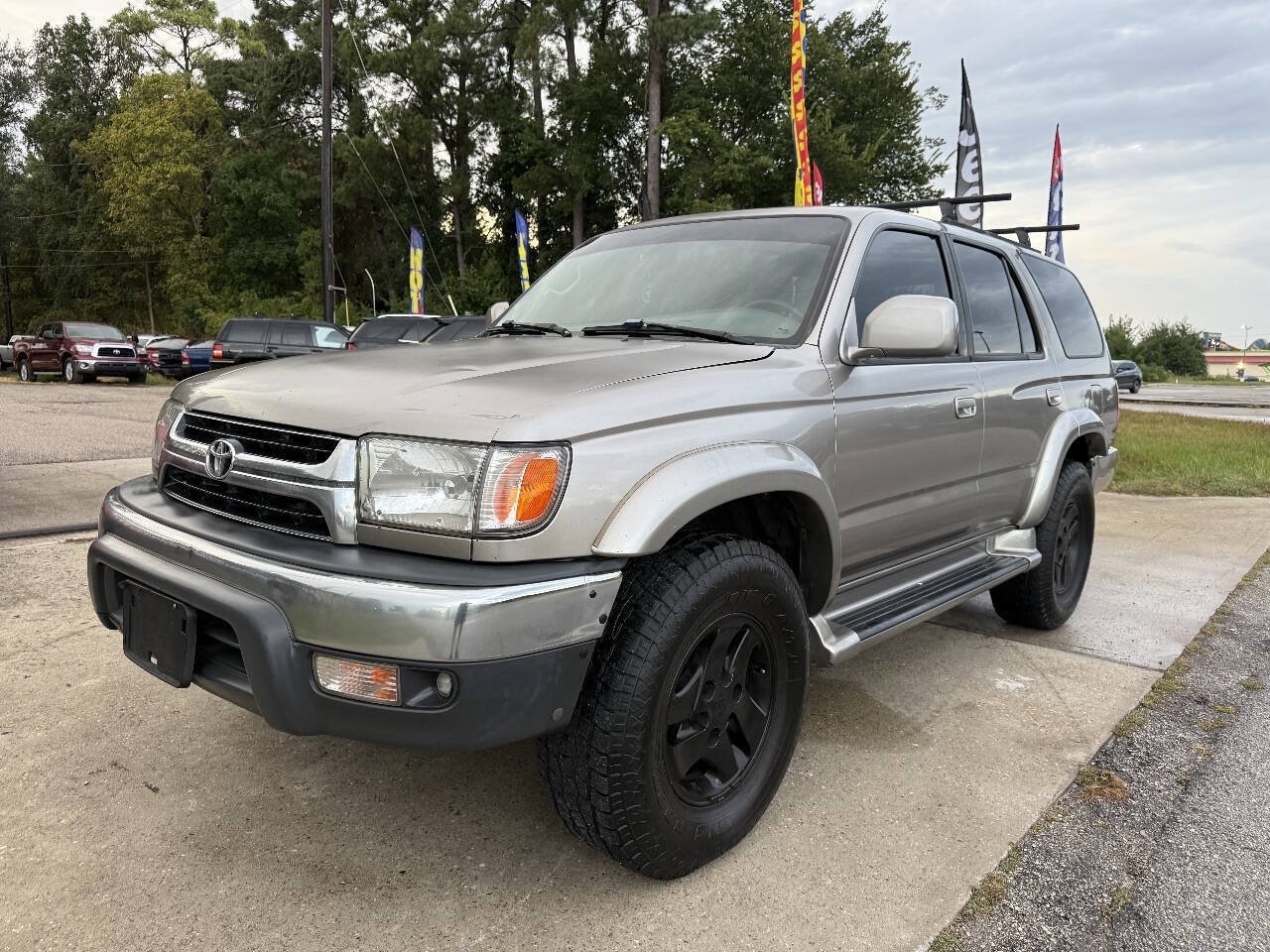 Used 2001 Toyota 4Runner SR5 AWD/4WD image 2