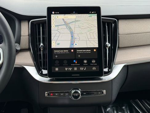 New 2026 Volvo XC90 T8 Plus image 13