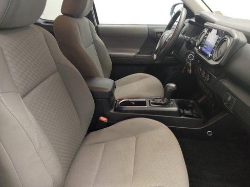 Used 2022 Toyota Tacoma SR image 21