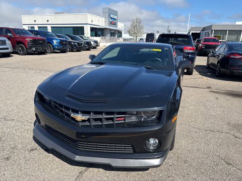 Used 2010 Chevrolet Camaro SS w/ LPO, Ground Effects Package image 3