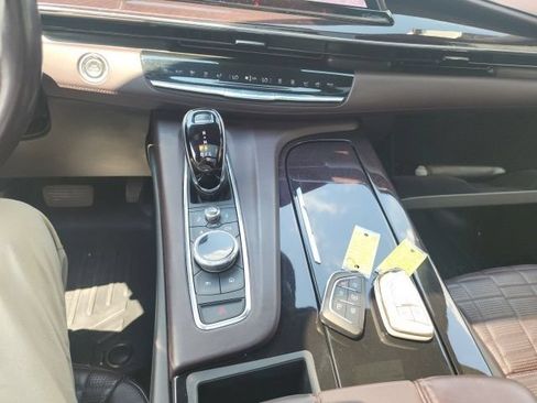 Used 2021 Cadillac Escalade Premium Luxury Platinum AWD/4WD image 19
