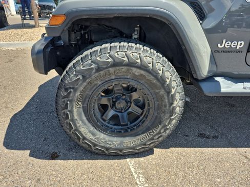 Used 2021 Jeep Gladiator Overland w/ Popular Equipment Package AWD/4WD image 25