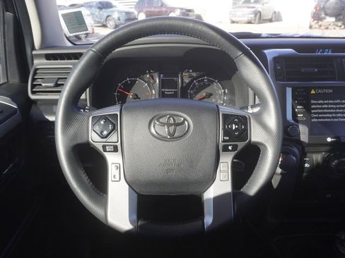Used 2021 Toyota 4Runner SR5 Premium image 10