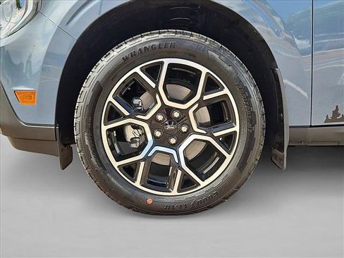 Used 2025 Ford Maverick Lariat AWD/4WD image 24