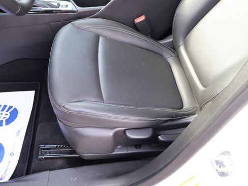 Used 2024 Buick Encore GX Sport Touring image 38