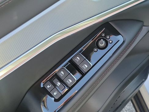 Used 2024 Jeep Wagoneer Launch Edition w/ Trailer Tow Group AWD/4WD image 20