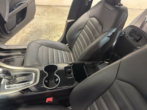 Used 2014 Ford Fusion SE w/ Equipment Group 202A FWD image 20