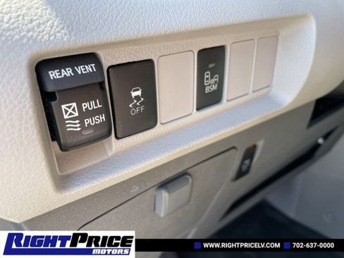 Used 2017 Toyota Sienna XLE image 24