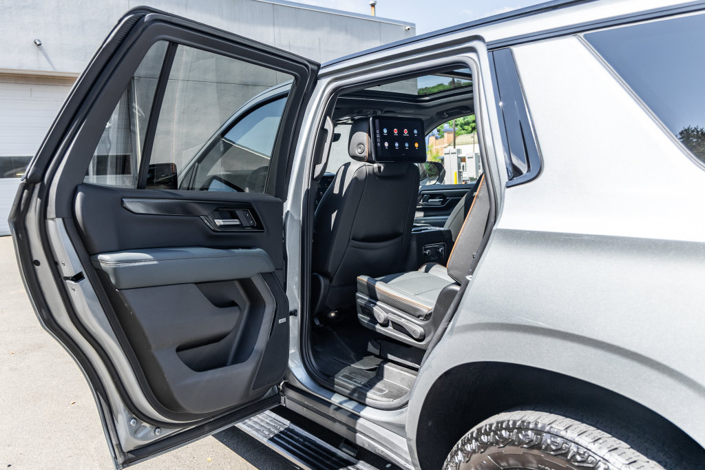 Used 2026 GMC Yukon AT4 w/ AT4 Premium Plus Package AWD/4WD image 24
