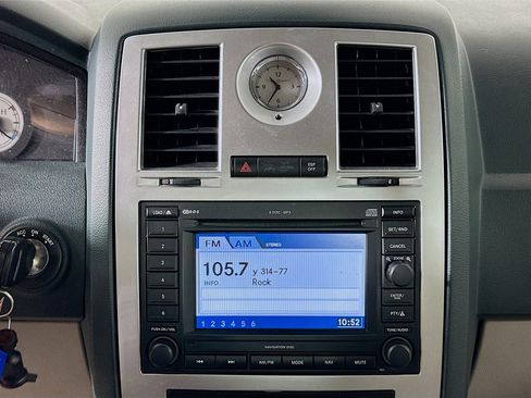 Used 2005 Chrysler 300 C w/ Navigation & Sound Group II RWD image 19