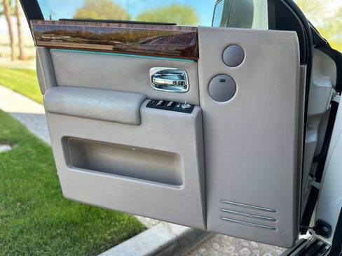 Used 2007 Rolls-Royce Phantom Sedan image 31
