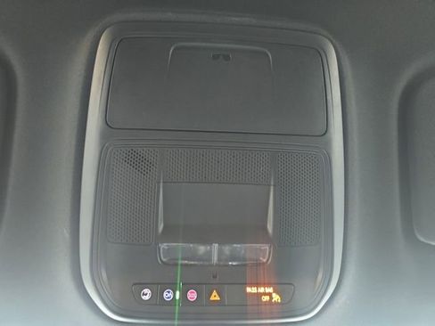 Used 2025 GMC Acadia Elevation image 7