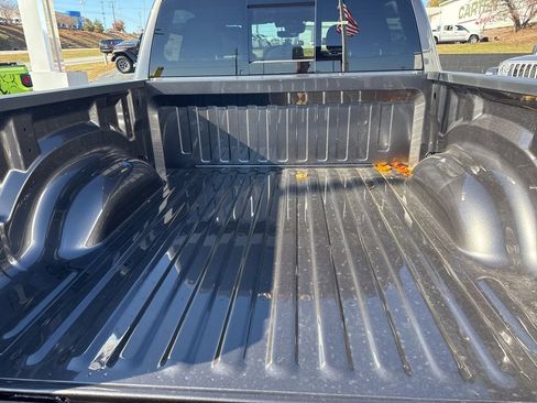 New 2026 RAM 1500 4x4 Crew Cab image 11