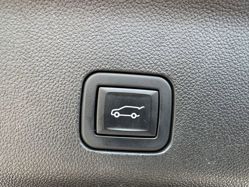 Used 2022 Cadillac Escalade Sport w/ Touring Package image 17