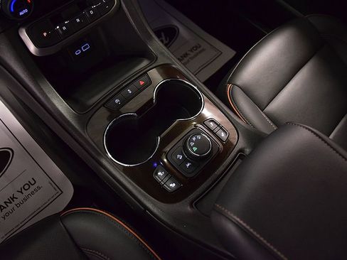 Used 2023 GMC Acadia AT4 AWD/4WD image 24