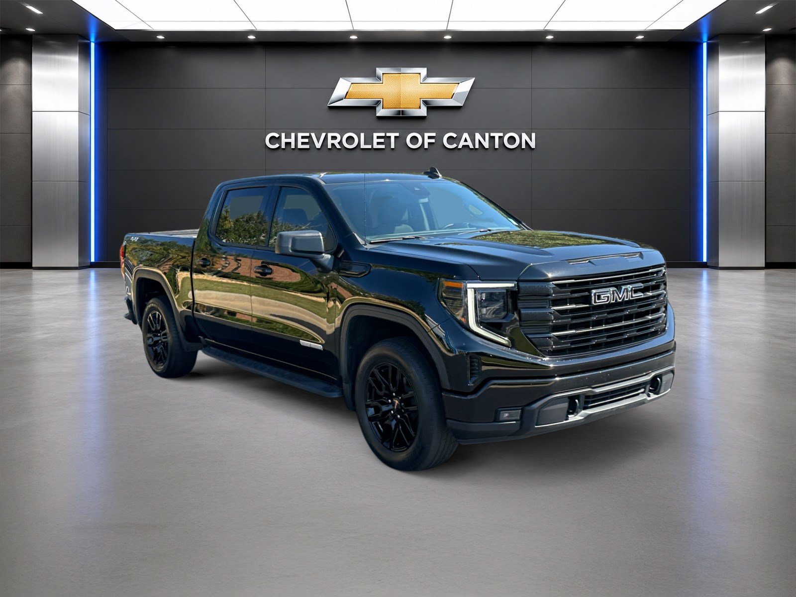 Used 2023 GMC Sierra 1500 Elevation AWD/4WD image 3