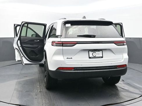 New 2025 Jeep Grand Cherokee Altitude AWD/4WD image 64