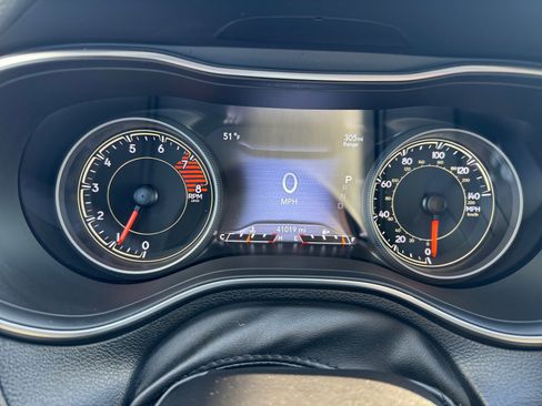 Used 2021 Jeep Cherokee Trailhawk w/ Technology Group image 10