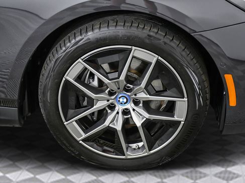 Used 2025 BMW i5 xDrive40 w/ Premium Package image 30