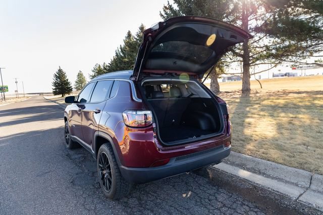 Used 2022 Jeep Compass Limited AWD/4WD image 9