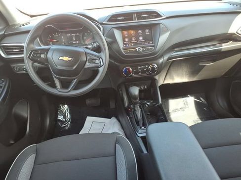 Used 2023 Chevrolet TrailBlazer LT FWD image 10