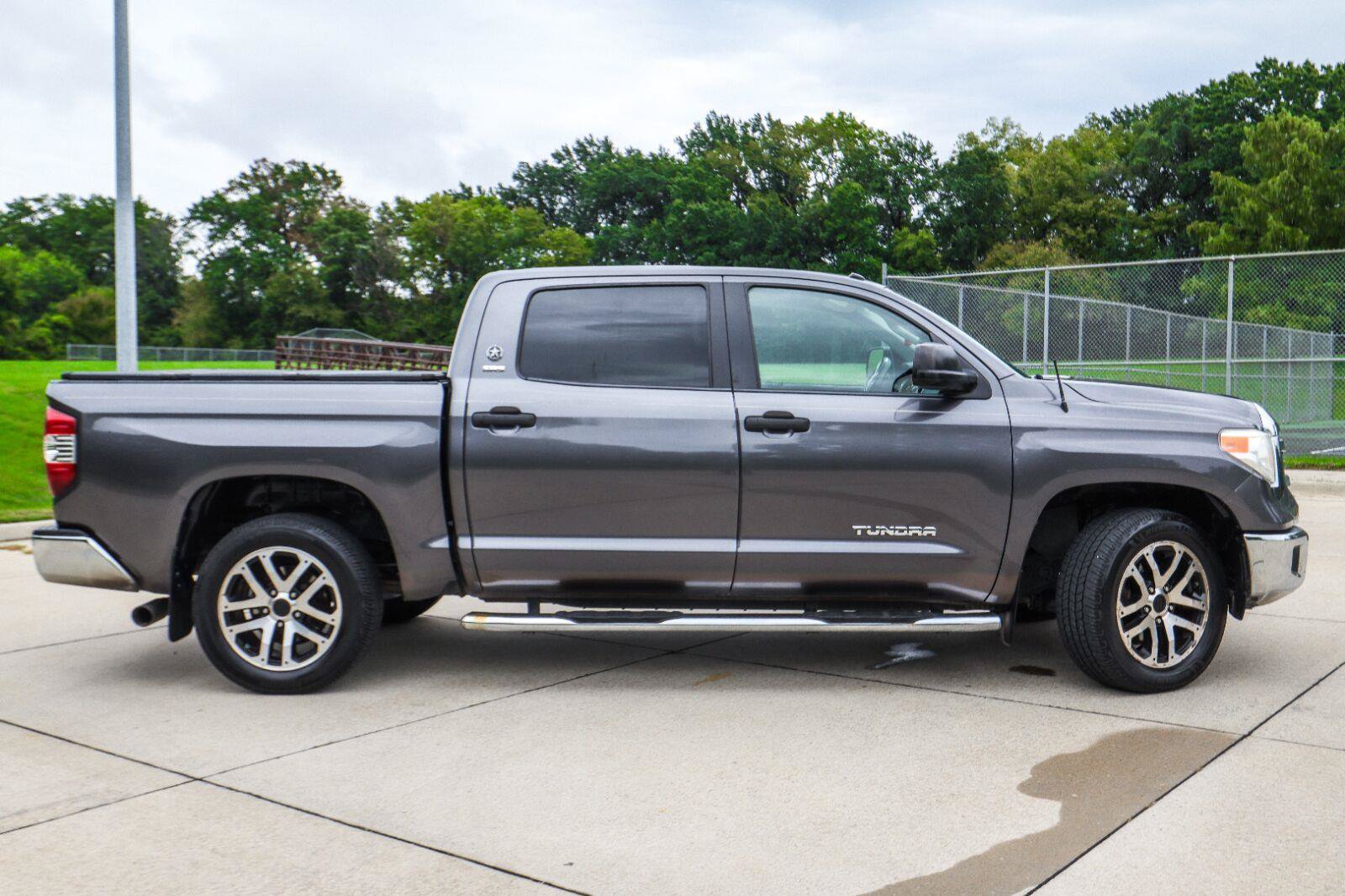 Used 2017 Toyota Tundra SR5 RWD image 5