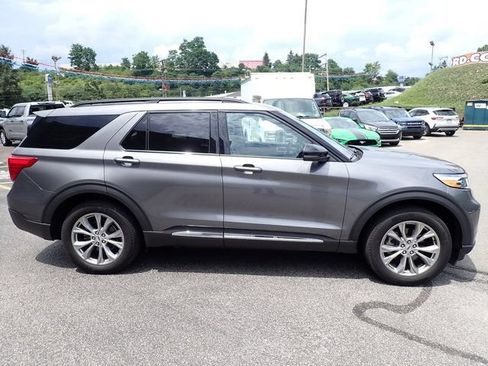 Used 2024 Ford Explorer XLT w/ Equipment Group 202A AWD/4WD image 10