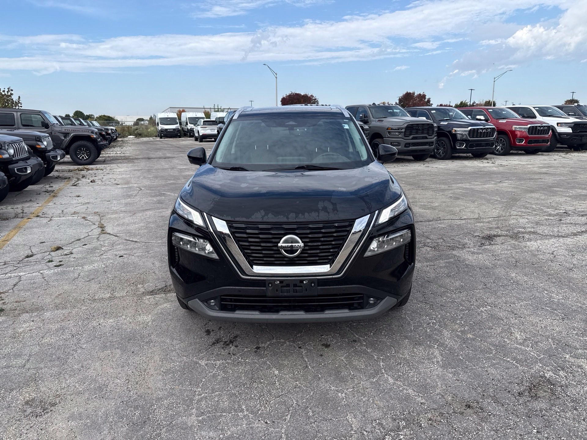 Used 2021 Nissan Rogue SL w/ Premium Package AWD/4WD image 2