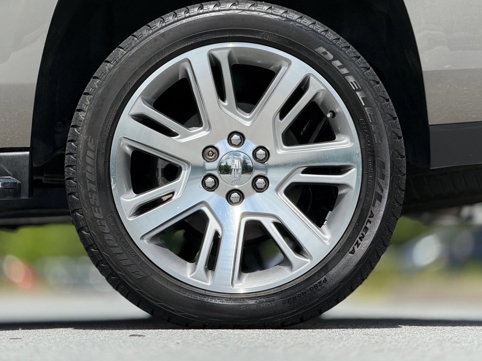 Used 2017 Cadillac Escalade Luxury RWD image 19