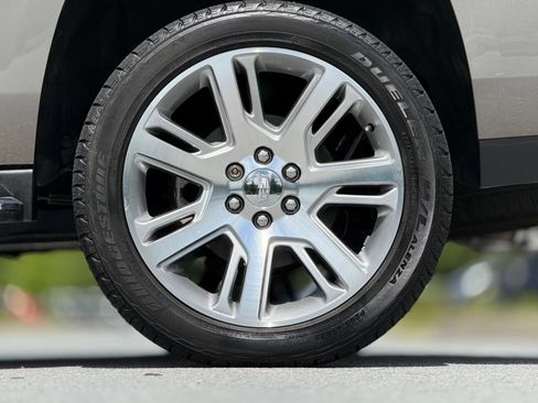 Used 2017 Cadillac Escalade Luxury RWD image 19