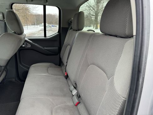 Used 2010 Nissan Frontier SE AWD/4WD image 38